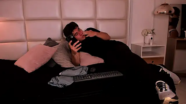 ZukyXYakihiro89 online show from January 22, 1:10 am