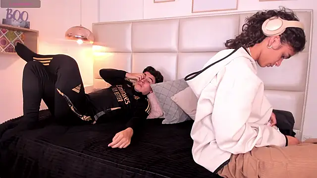 ZukyXYakihiro89 online show from February 4, 8:17 pm