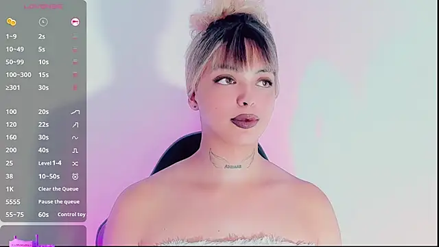 Emmaa Saenz  online show from December 5, 5:42 pm