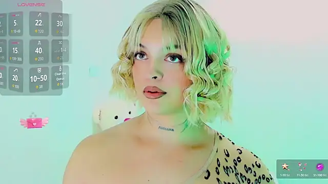 Emmaa Saenz  online show from March 30, 10:44 pm