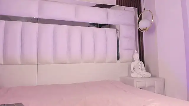 Snapshot of im_tyra chatting on January 12, 6:18 am im tyra online show from January 12, 6:18 am