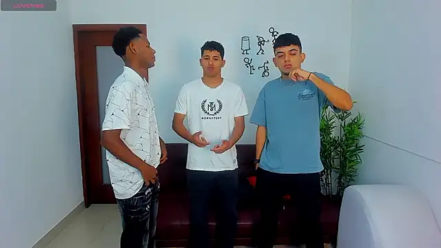 Snapshot of Crazy_nigth01 chatting on February 6, 7:28 pm Crazy nigth01 online show from February 6, 7:28 pm