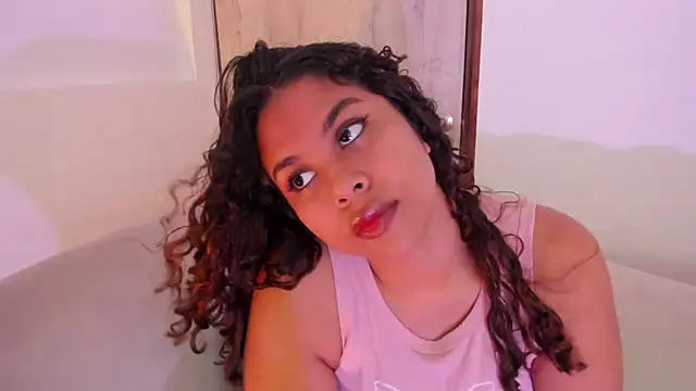 Snapshot of Vidiia chatting on February 20, 11:49 pm Vidiia online show from February 20, 11:49 pm