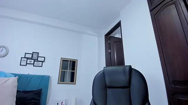 kamila lopez online show from October 13, 10:10 pm