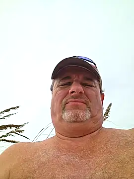 Snapshot of DarrinNudist chatting on October 10, 4:28 pm DarrinNudist online show from October 10, 4:28 pm