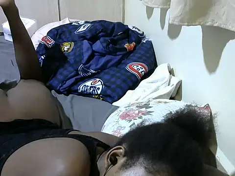 Snapshot of queen-sasha chatting on February 28, 8:50 pm queen-sasha online show from February 28, 8:50 pm