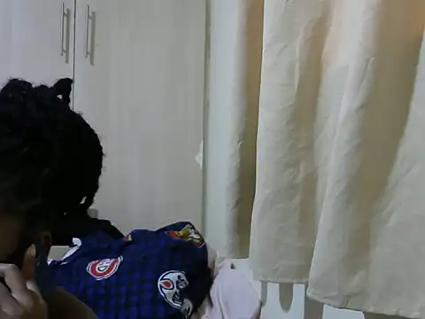 Snapshot of queen-sasha chatting on March 7, 12:34 pm queen-sasha online show from March 7, 12:34 pm