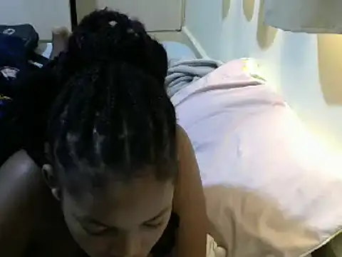 Snapshot of queen-sasha chatting on March 13, 6:37 am queen-sasha online show from March 13, 6:37 am