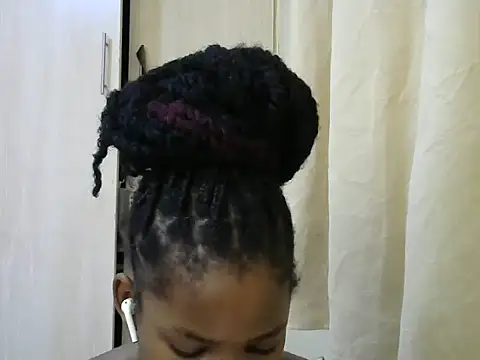 Snapshot of queen-sasha chatting on March 16, 1:17 pm queen-sasha online show from March 16, 1:17 pm