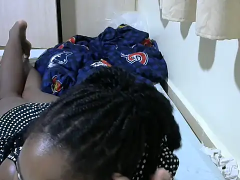 Snapshot of queen-sasha chatting on March 18, 4:37 pm queen-sasha online show from March 18, 4:37 pm