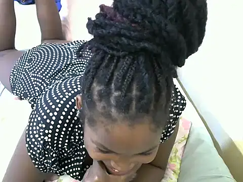 Snapshot of queen-sasha chatting on March 19, 9:38 am queen-sasha online show from March 19, 9:38 am