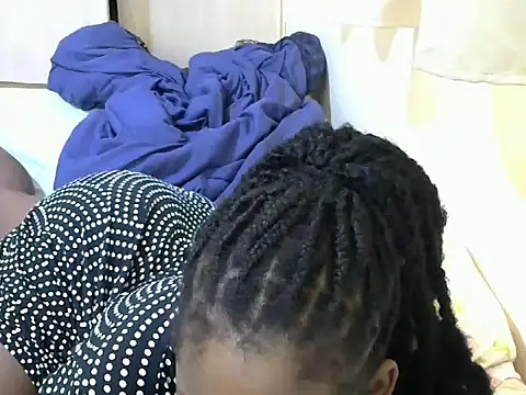 Snapshot of queen-sasha chatting on March 20, 7:03 am queen-sasha online show from March 20, 7:03 am