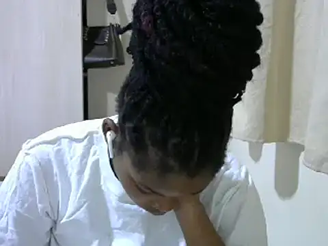 Snapshot of queen-sasha chatting on March 20, 11:12 pm queen-sasha online show from March 20, 11:12 pm