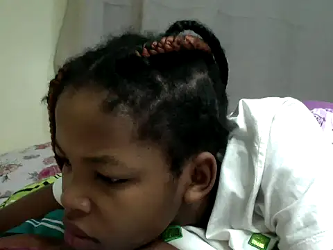 Snapshot of queen-sasha chatting on October 14, 6:47 am queen-sasha online show from October 14, 6:47 am