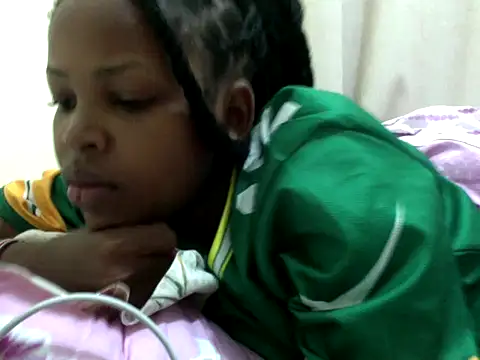 Snapshot of queen-sasha chatting on October 25, 6:32 am queen-sasha online show from October 25, 6:32 am