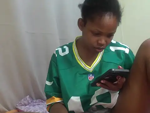 Snapshot of queen-sasha chatting on November 16, 5:40 pm queen-sasha online show from November 16, 5:40 pm