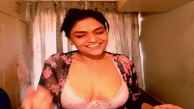 Snapshot of Indian_Blaze00 chatting on February 27, 4:32 pm Indian Blaze00 online show from February 27, 4:32 pm
