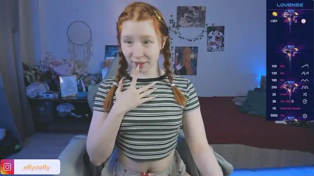 Snapshot of CallMeEffy1 chatting on January 18, 3:05 pm CallMeEffy1 online show from January 18, 3:05 pm