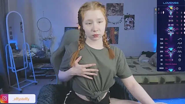 Snapshot of CallMeEffy1 chatting on March 26, 1:17 pm CallMeEffy1 online show from March 26, 1:17 pm