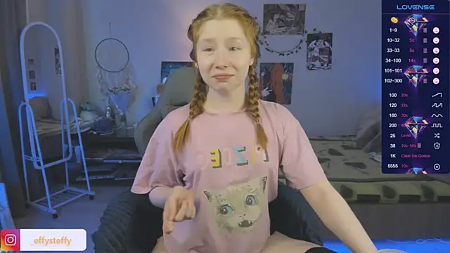 Snapshot of CallMeEffy1 chatting on March 27, 2:06 pm CallMeEffy1 online show from March 27, 2:06 pm