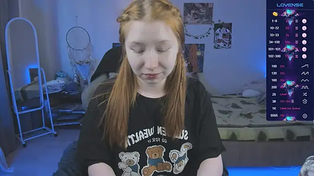 Snapshot of CallMeEffy1 chatting on March 28, 2:16 pm CallMeEffy1 online show from March 28, 2:16 pm