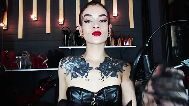 Liilith goddess  online show from December 12, 4:26 am