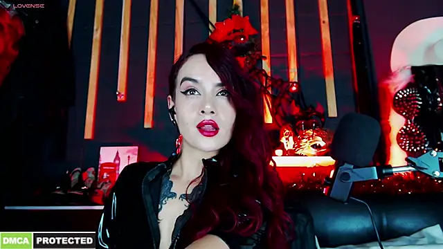 Snapshot of Liilith_goddess_ chatting on December 15, 4:17 am Liilith goddess online show from December 15, 4:17 am