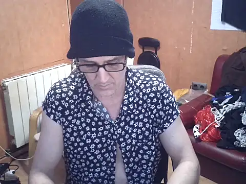 Lia Y PatrickX online show from March 5, 7:54 pm