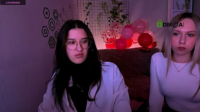 Snapshot of scarlet_mooore chatting on February 20, 11:05 pm scarlet mooore online show from February 20, 11:05 pm