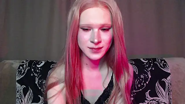 Snapshot of Sexpired_Princess chatting on July 26, 7:15 am Sexpired Princess online show from July 26, 7:15 am