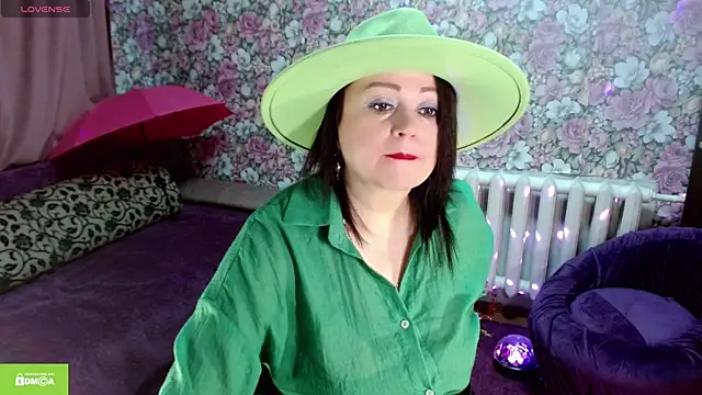 Julia-ru online show from December 4, 9:45 pm