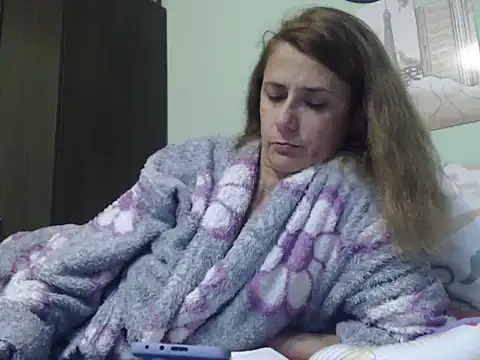Snapshot of SexyGioconda chatting on February 6, 10:10 pm SexyGioconda online show from February 6, 10:10 pm