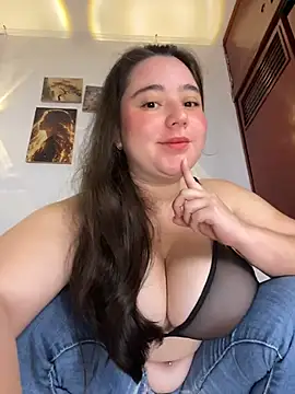 Snapshot of LunaGil1 chatting on July 29, 2:04 pm LunaGil1 online show from July 29, 2:04 pm