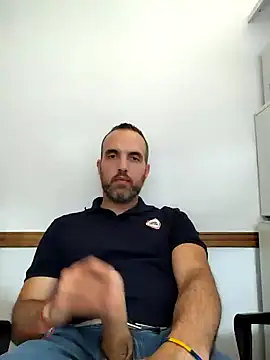 Snapshot of leon3875 chatting on January 21, 3:32 pm leon3875 online show from January 21, 3:32 pm