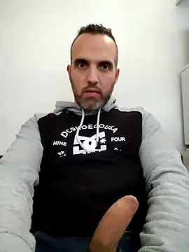 Snapshot of leon3875 chatting on September 9, 3:22 pm leon3875 online show from September 9, 3:22 pm