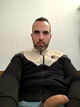 Snapshot of leon3875 chatting on September 15, 3:34 pm leon3875 online show from September 15, 3:34 pm