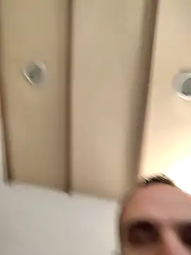 Snapshot of leon3875 chatting on October 31, 3:35 pm leon3875 online show from October 31, 3:35 pm