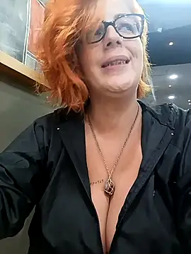 Snapshot of Escarlate4you_ chatting on October 22, 12:55 am Escarlate4you online show from October 22, 12:55 am