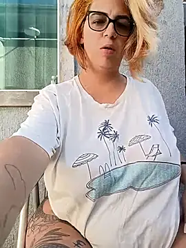 Snapshot of Escarlate4you_ chatting on November 29, 10:18 am Escarlate4you online show from November 29, 10:18 am