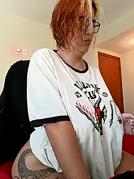 Snapshot of Escarlate4you_ chatting on December 2, 9:36 am Escarlate4you online show from December 2, 9:36 am