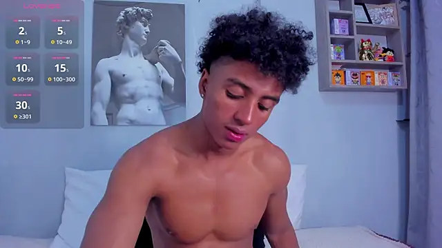 Snapshot of MagnusKing_ chatting on September 13, 4:12 am MagnusKing online show from September 13, 4:12 am