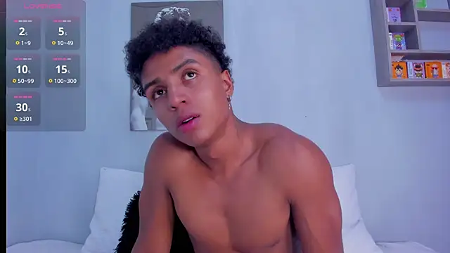 Snapshot of MagnusKing_ chatting on October 22, 12:11 am MagnusKing online show from October 22, 12:11 am