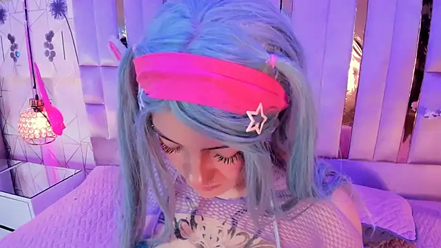 Broklinwhite  online show from February 20, 1:55 pm