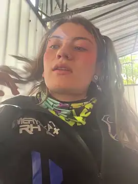 Snapshot of Broklinwhite_ chatting on June 25, 1:04 pm Broklinwhite online show from June 25, 1:04 pm