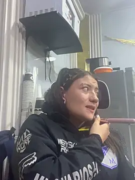 Snapshot of Broklinwhite_ chatting on July 18, 1:37 pm Broklinwhite online show from July 18, 1:37 pm
