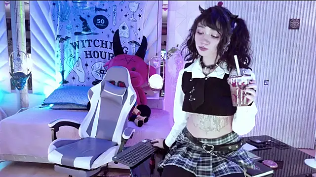 zephirahabney online show from November 6, 3:02 pm