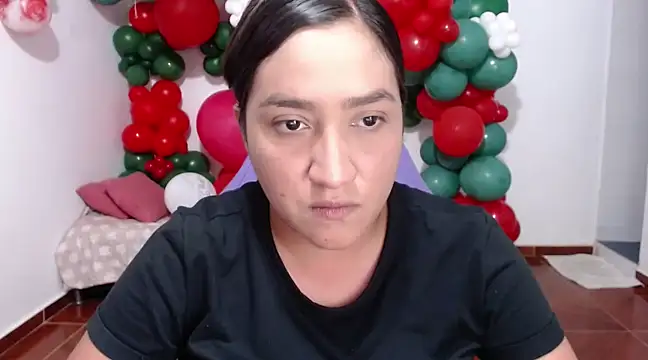 Snapshot of Saracutee1 chatting on December 24, 5:23 pm Saracutee1 online show from December 24, 5:23 pm