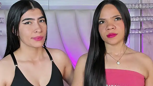 siara and zoe online show from April 7, 11:37 pm