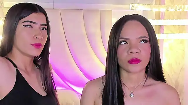 Snapshot of siara_and_zoe chatting on June 23, 10:52 pm siara and zoe online show from June 23, 10:52 pm
