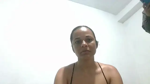 Snapshot of GiveLove1 chatting on January 3, 9:57 pm GiveLove1 online show from January 3, 9:57 pm